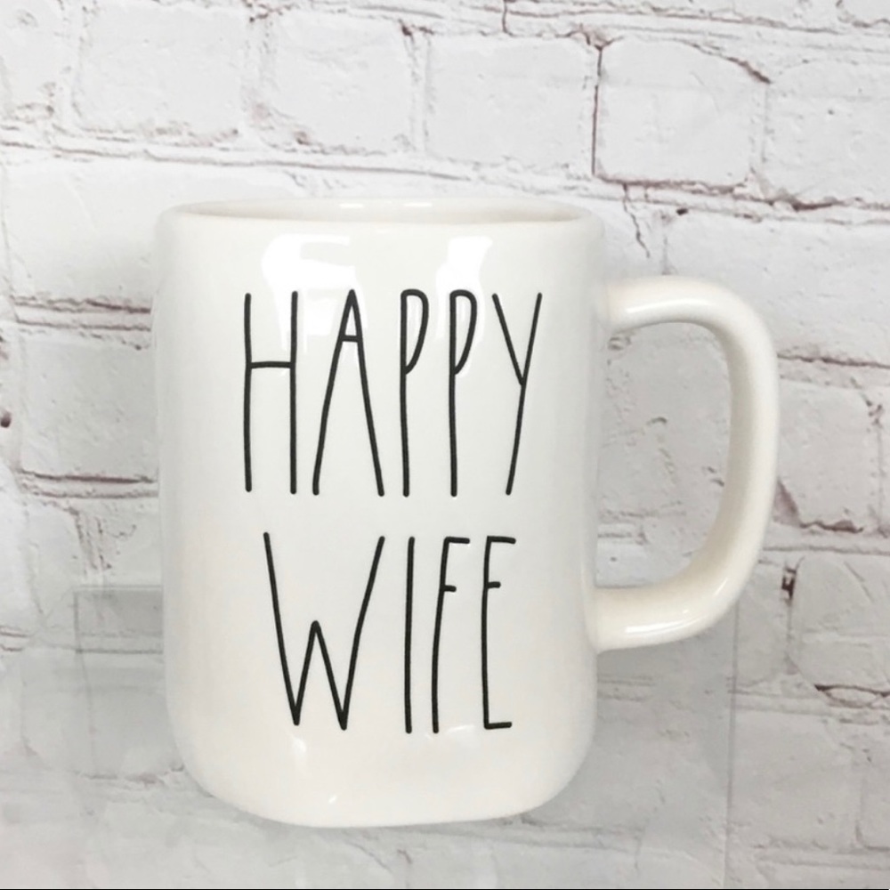 🚨FLASH SALE🚨Rae Dunn “HAPPY WIFE” coffee mug